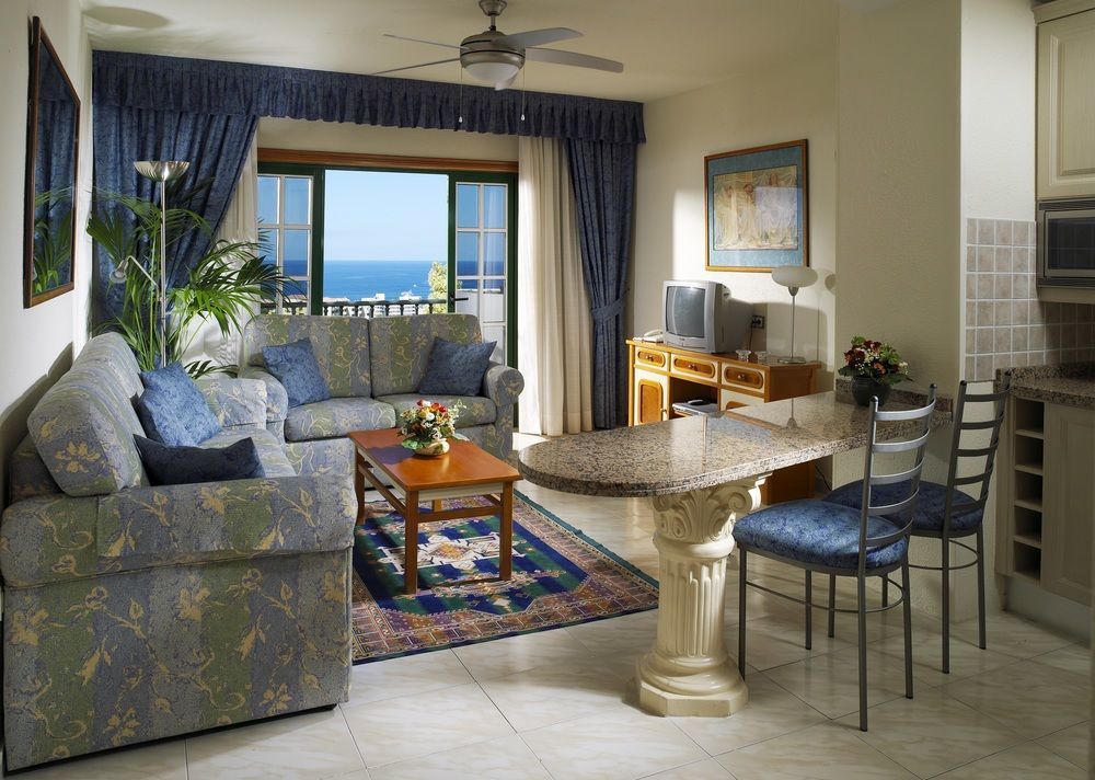 Regency Torviscas And 3* Costa Adeje (Tenerife)